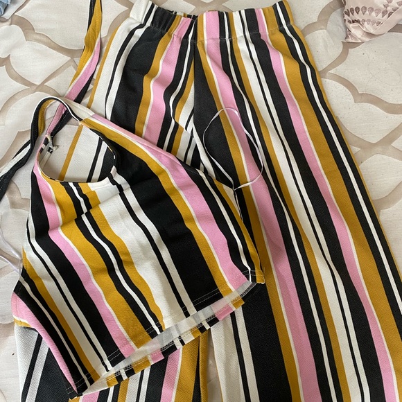 Halter Top + Wide Leg Pant Set - Picture 2 of 5